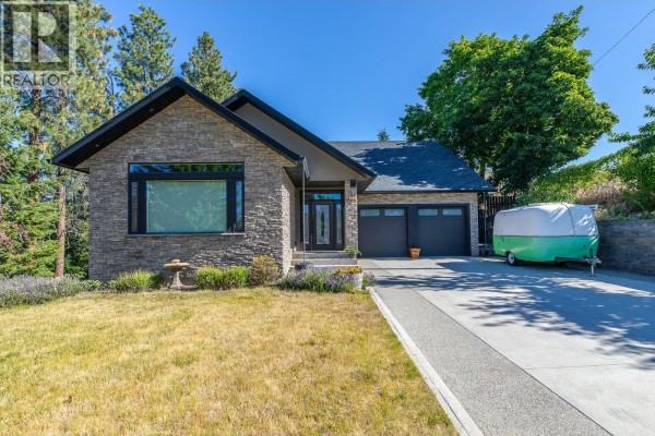 Family room - 567 Pineview Road, Penticton, BC V2A7S8 Photo 2
