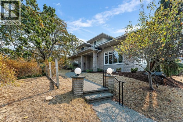 568 Island Rd, Oak Bay, BC, photo 2