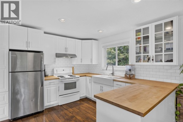 Utility room - 568 Salish St, Comox, BC V9M3L3 Photo 4