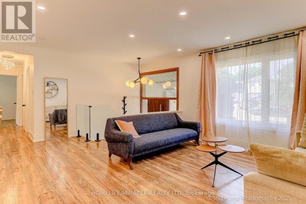 568 Weir Avenue, Oakville, ON, photo 3