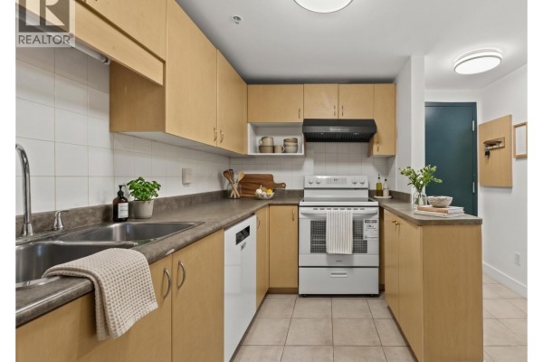 5688 Wessex Street, Vancouver, BC V5R6G7 Photo 3
