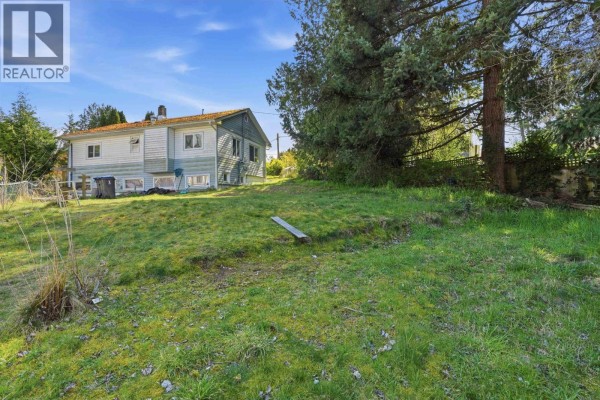 5689 Porpoise Bay Road, Sechelt, BC V0N1V0 Photo 4