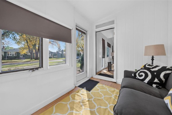 Eat in kitchen - 569 Beaverbrook Street, Winnipeg, MB R3N1N5 Photo 3