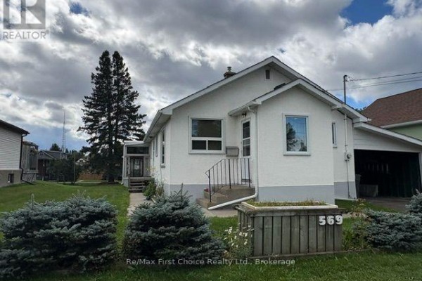 Primary Bedroom - 569 Dawson Street, Thunder Bay, ON P7A3W6 Photo 2