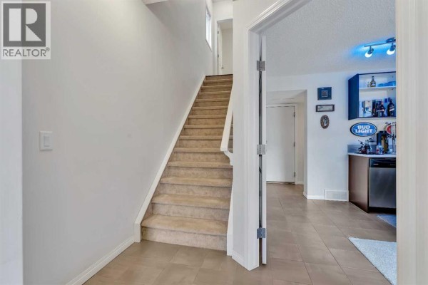 Foyer - 569 Savanna Boulevard Ne, Calgary, AB T3J0X3 Photo 3