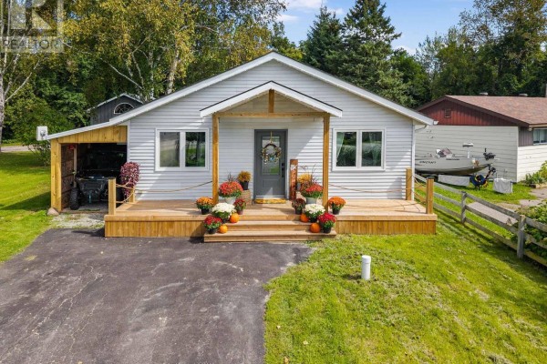 5691 Penetanguishene Road, Springwater