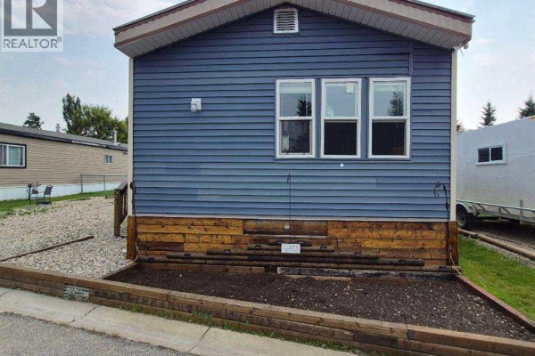 Primary Bedroom - 57, 5103 61 Avenue, Olds, AB T4H1L6 Photo 3