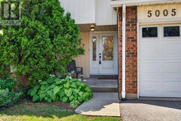 Foyer - 57 - 5005 Pinedale Avenue, Burlington, ON L7L5J6 Photo 5