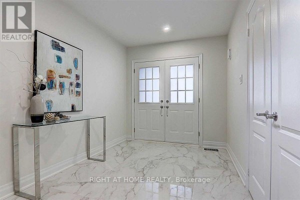 57 Bayswater Avenue, Richmond Hill, ON, photo 2