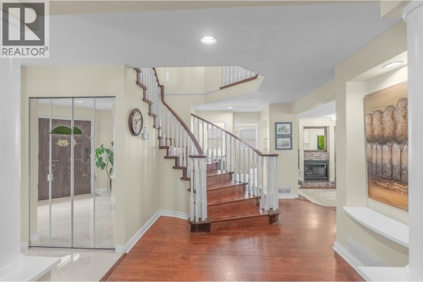 57 Foxwood Drive, Port Moody, BC V3H4X2 Photo 5