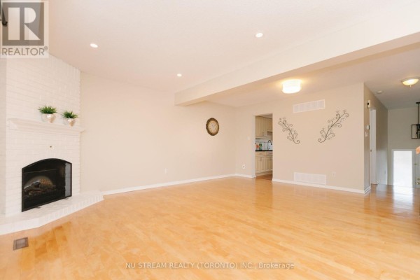 Bedroom 2 - 57 Gypsy Roseway, Toronto, ON M2N5Z1 Photo 5