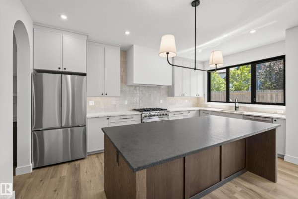 Kitchen - 57 Hull Wd, Spruce Grove, AB T7X0X5 Photo 2
