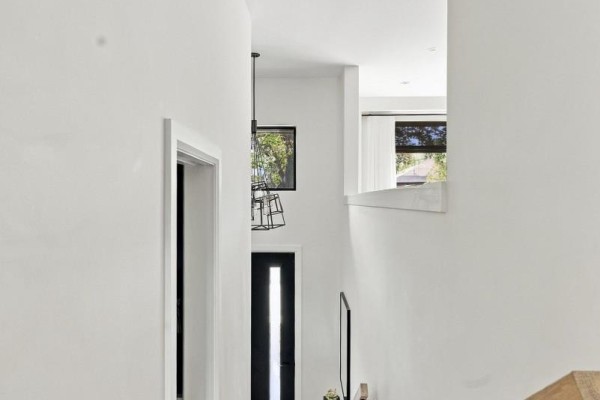 Family room - 57 Roseneath Gardens, Toronto, ON M6C3X5 Photo 4