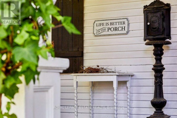 Laundry room - 57 Silver Birch Avenue, Toronto, ON M4E3L1 Photo 4