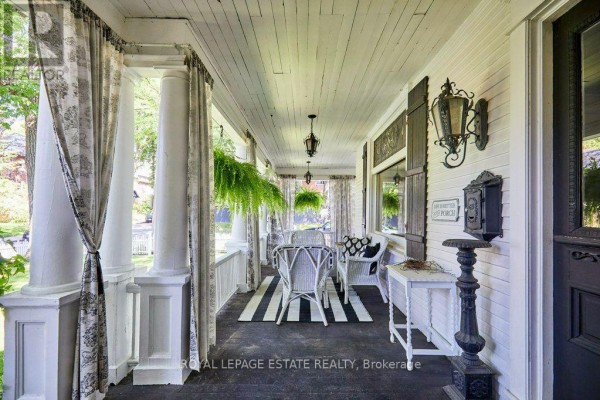 Dining room - 57 Silver Birch Avenue, Toronto, ON M4E3L1 Photo 5