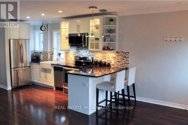 Dining room - 57 Valhalla Boulevard, Toronto, ON M1N3B4 Photo 3
