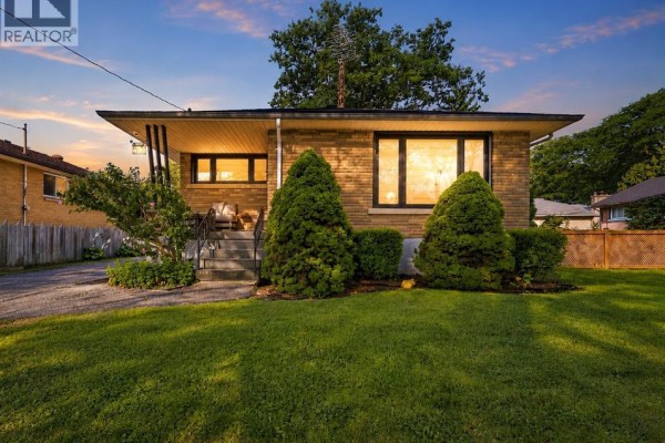 57 Vimy Crescent, Sarnia