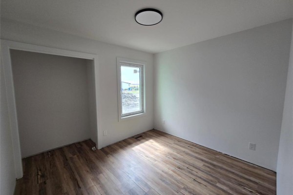 57 Wild Plum Drive, Steinbach, MB R5G2Z1 Photo 5