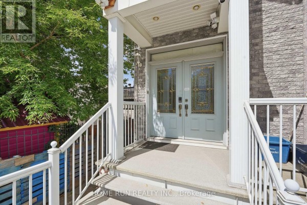 57 Willow Street, Ottawa, ON K1R6V7 Photo 2