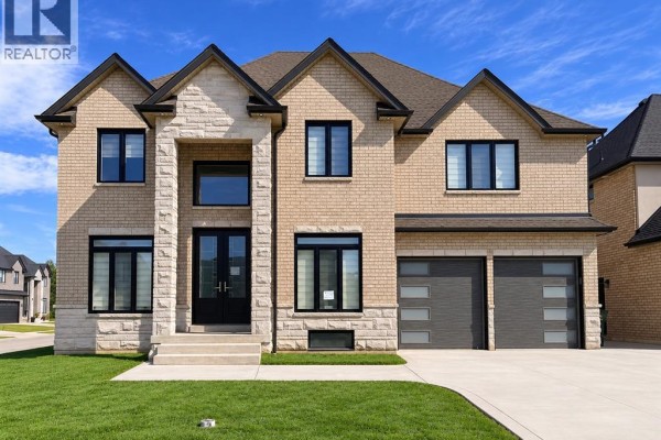 570 Orchards Crescent, Windsor