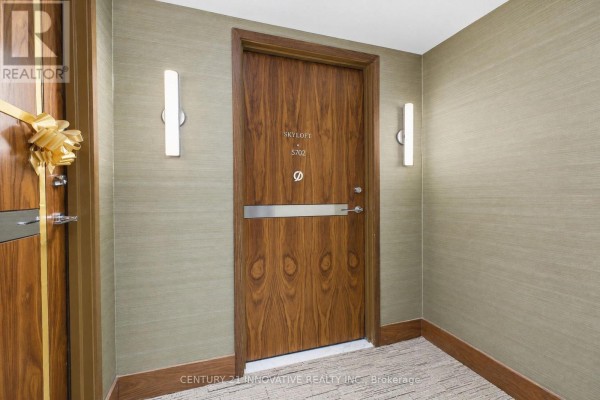 5702 - 1 Concord Cityplace Way, Toronto, ON M5V0X3 Photo 4