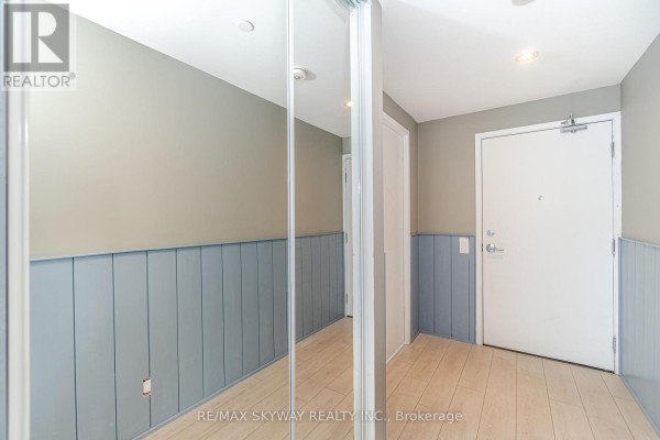 Bedroom 2 - 5702 - 5 Buttermill Avenue, Vaughan, ON L4K0J5 Photo 5