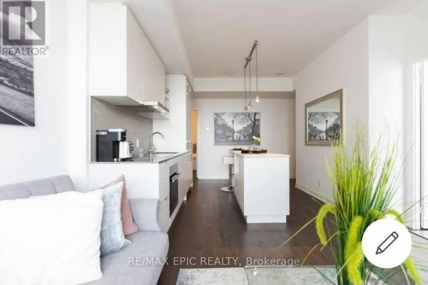 Kitchen - 5705 - 100 Harbour Street, Toronto, ON M5J0B5 Photo 3