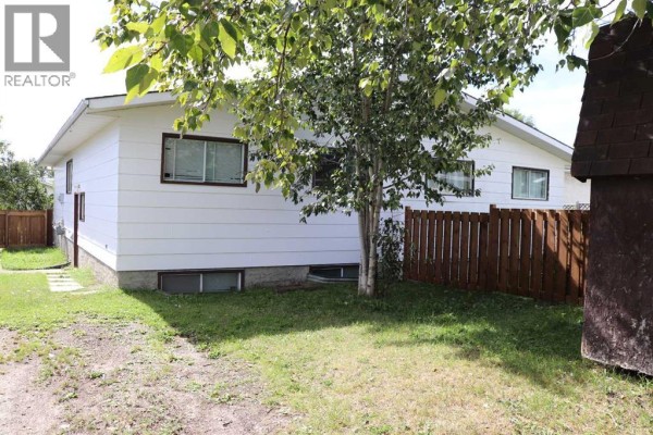 Dining room - 5706 West Haven Drive, Edson, AB T7E1J6 Photo 4