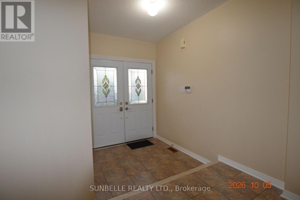 Kitchen - 5709 Volpe Avenue, Mississauga, ON L5V3A5 Photo 3
