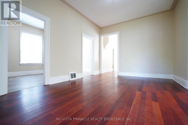 Bedroom - 571 Dufferin Avenue, London East, ON N6B2A5 Photo 3