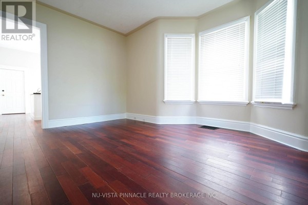 Bedroom 2 - 571 Dufferin Avenue, London East, ON N6B2A5 Photo 4
