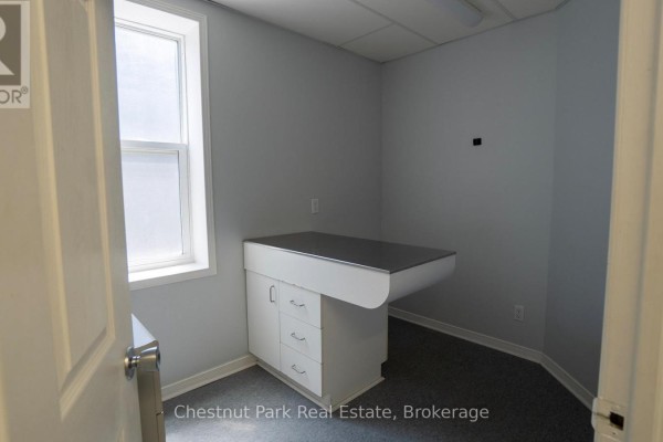 Living room - 571 Muskoka Road N, Gravenhurst), ON P1P1E7 Photo 5