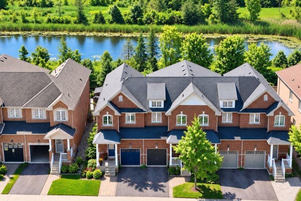 571 Reeves Way Boulevard, Whitchurch Stouffville, ON, photo 2