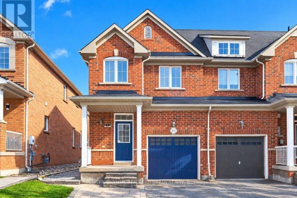 571 Reeves Way Boulevard, Whitchurch Stouffville, ON, photo 3