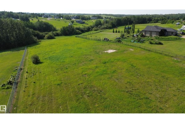 57126 Rge Road 233, Rural Sturgeon County, AB T0A1N5 Photo 3
