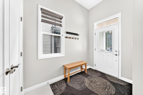 Kitchen - 5718 175a Av Nw, Edmonton, AB T5Y0T7 Photo 3