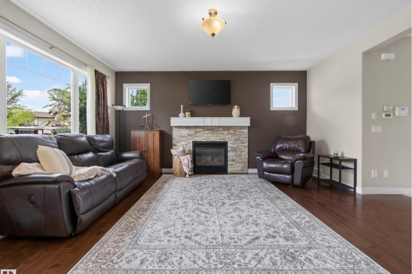 Family room - 5718 42 St, Beaumont, AB T4X0C2 Photo 4