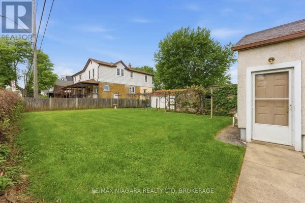 Family room - 5719 Temperance Avenue E, Niagara Falls, ON L2G4A6 Photo 4