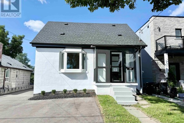572 Pharmacy Avenue, Toronto, ON, photo 2