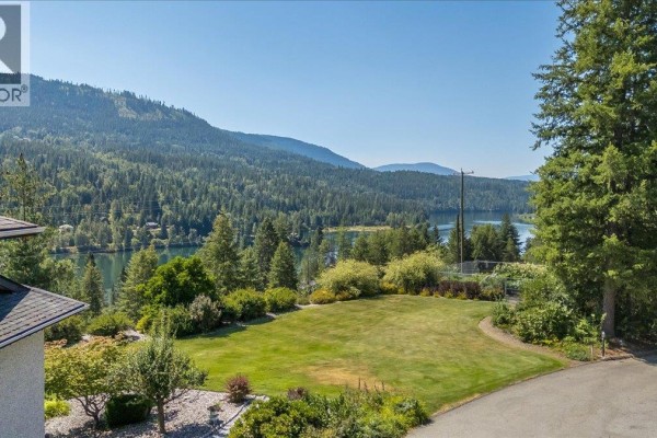 Full bathroom - 5725 Taghum Frontage Road, Taghum, BC V1L6X9 Photo 5