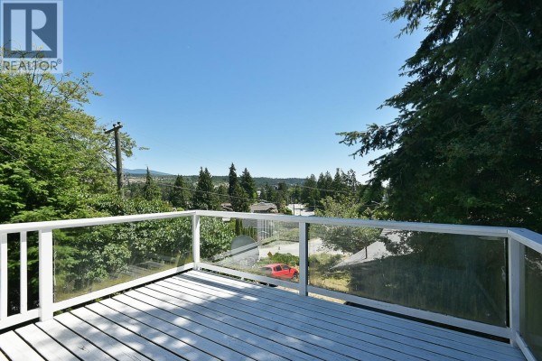 5727 Trail Avenue, Sechelt, BC V7Z0H8 Photo 4
