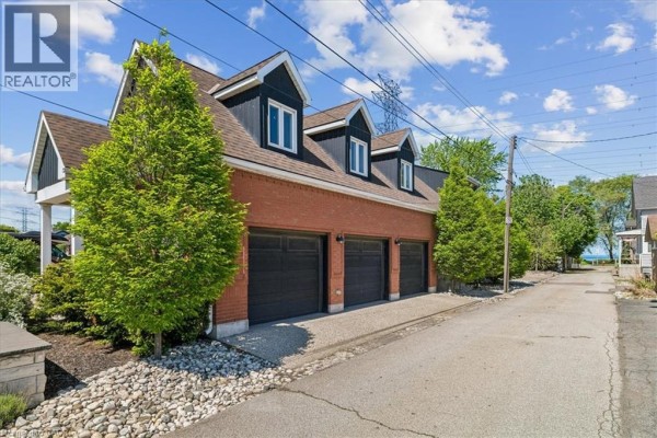 573 Beach Boulevard, Hamilton, ON, photo 2