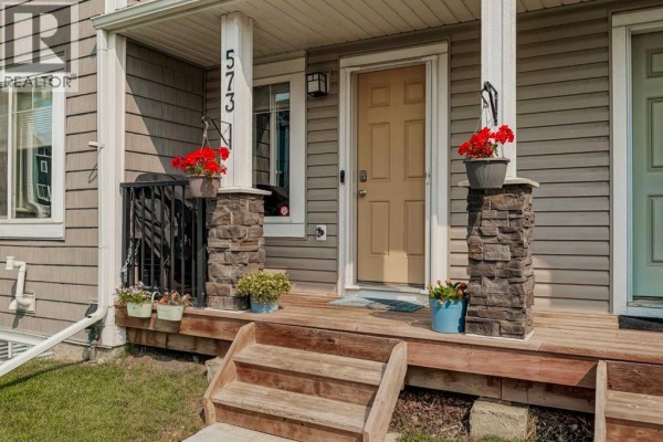 573 Canals Crossing Sw, Airdrie, AB, photo 2