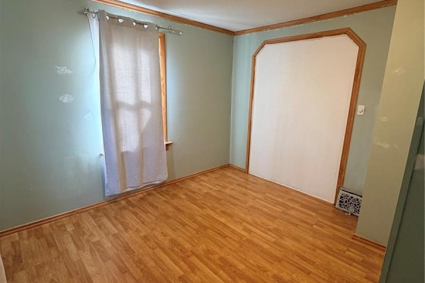 4pc Bathroom - 573 Centre Street, Shaunavon, SK S0N2M0 Photo 5