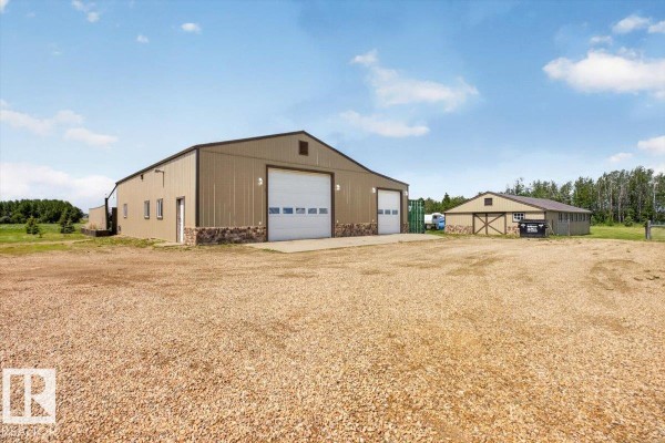 Kitchen - 57312 Rge Road 255, Rural Sturgeon County, AB T0G1L1 Photo 3