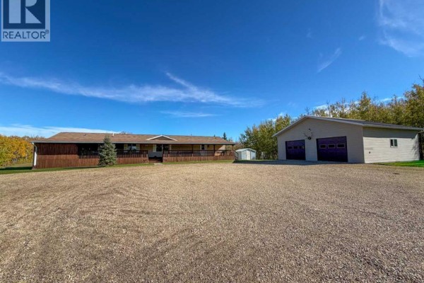 Primary Bedroom - 57315 Range Road 85, Rural Lac Ste  Anne County, AB T0E1N0 Photo 2