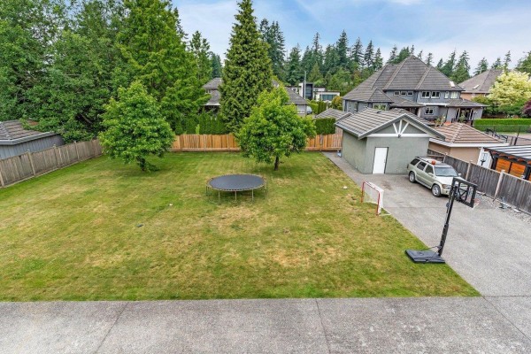 5733 136b Street, Surrey, BC V3X3N9 Photo 4
