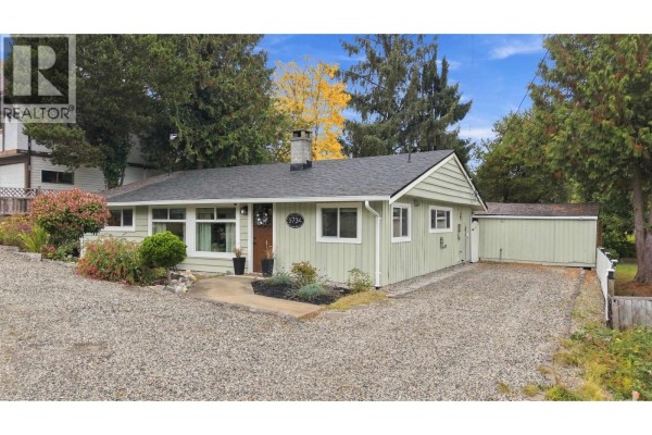 5734 Pebble Crescent, Sechelt, BC V0N3A0 Photo 2