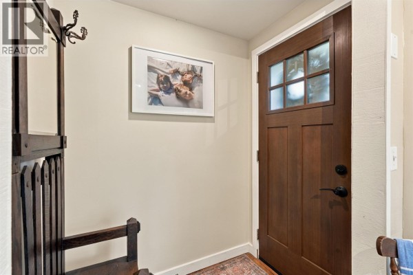 5734 Pebble Crescent, Sechelt, BC V0N3A0 Photo 3