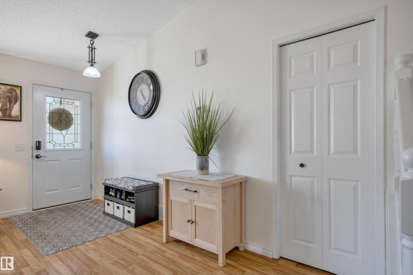 5735 152a Av Nw, Edmonton, AB, photo 2